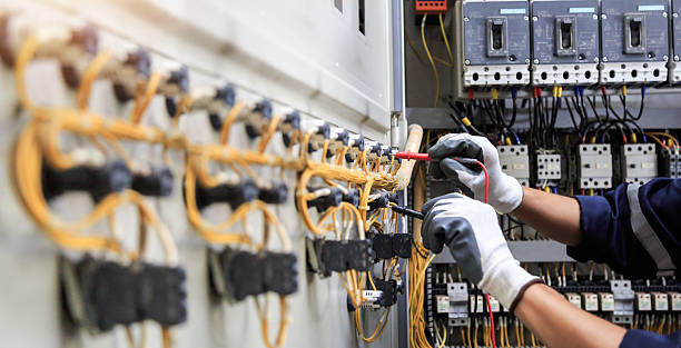 Professional Electrician technician working in Frankton, IN